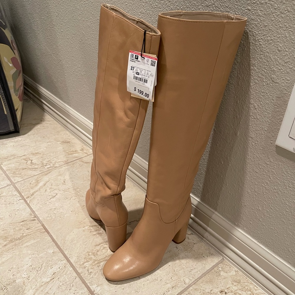 NWT Zara beige boots
